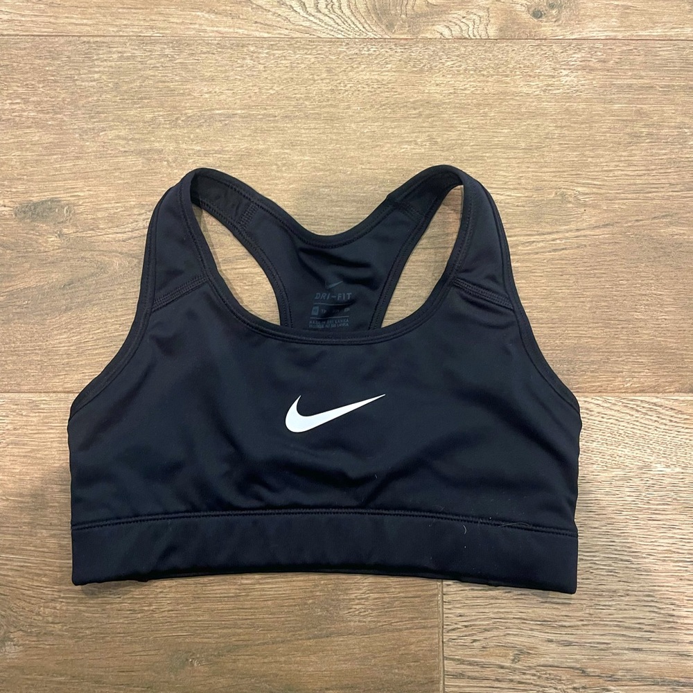 Nike girls sports bra
